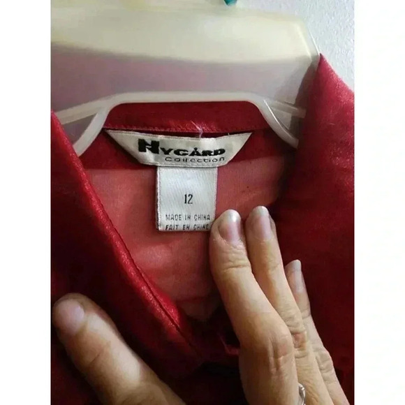 🤑5 for $25  
🤑Vintage red mesh button down - Picture 3 of 3